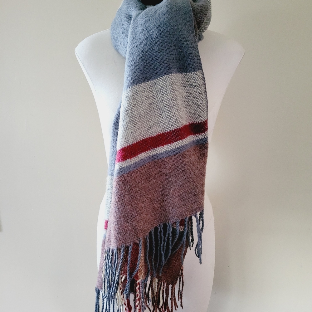 Pretty Persuasions plaid fringed blanket scarf